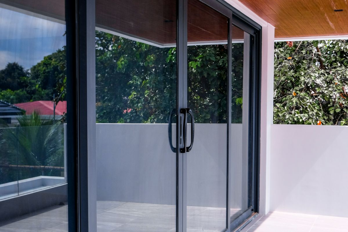 5 Unique Sliding Screen Door Designs for Your Space