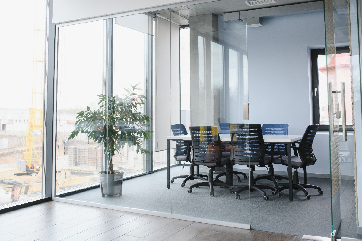 Why Sliding Doors are Ideal for High-traffic Commercial Spaces