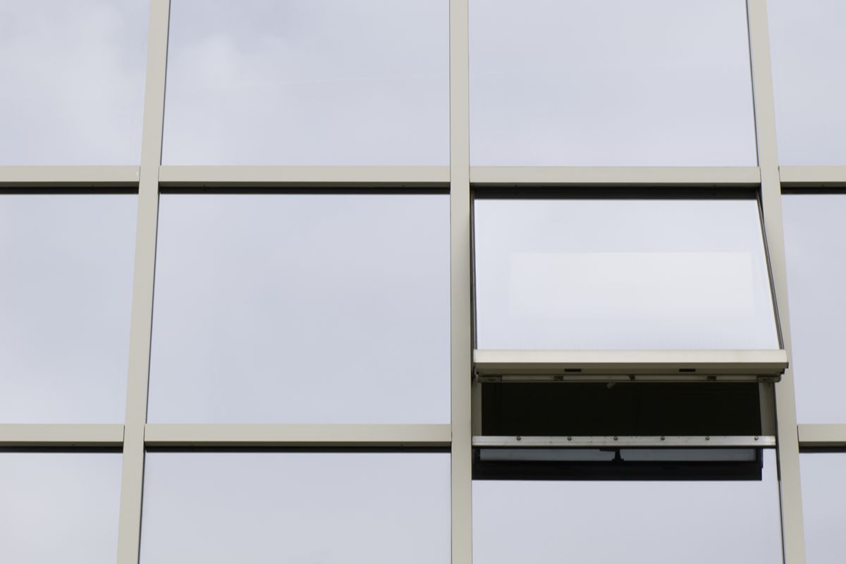 Are Awning Windows Suitable for Modern Commercial Spaces?